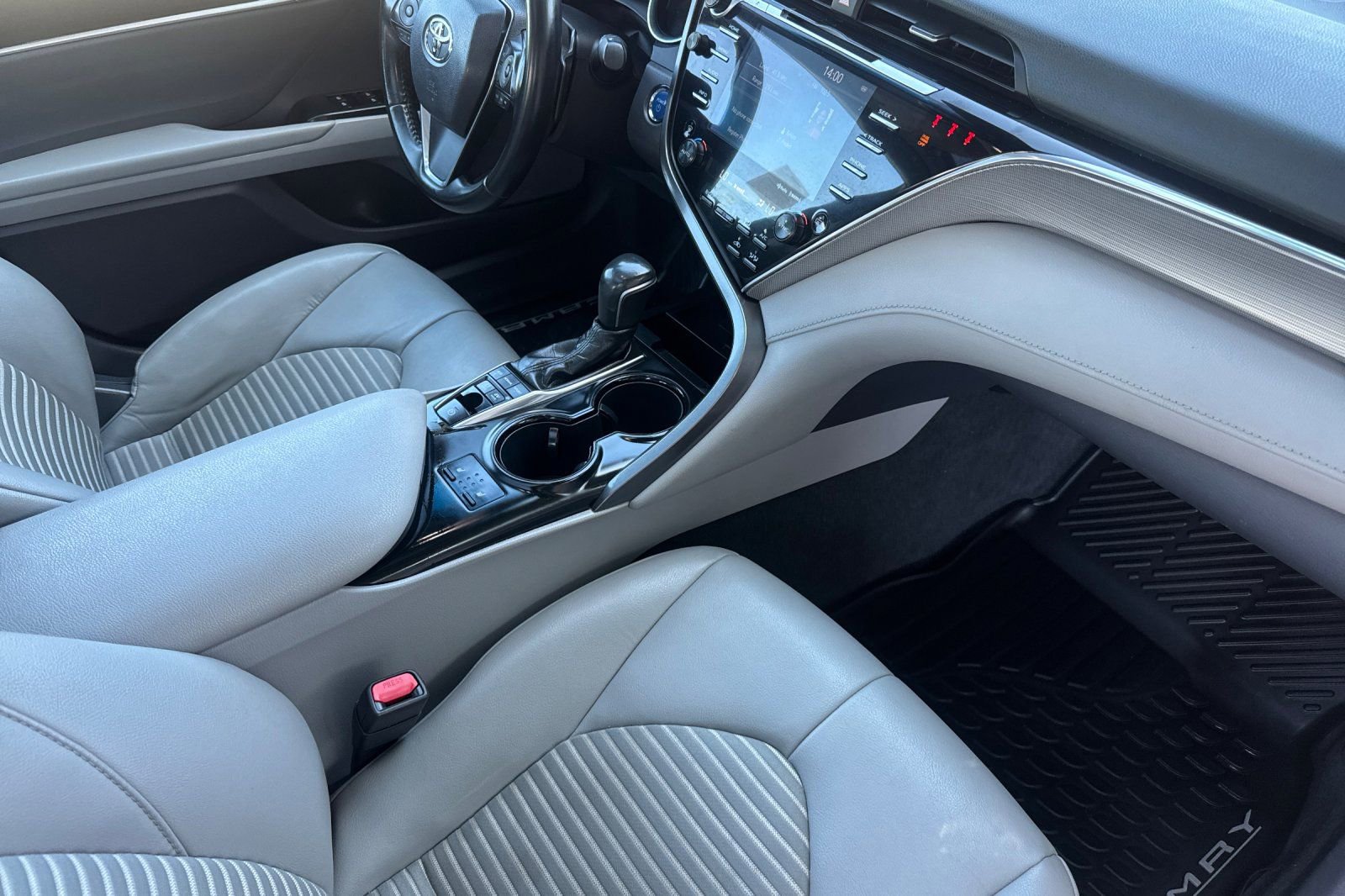 Used 2018 Toyota Camry SE w/ Audio Package FWD image 9