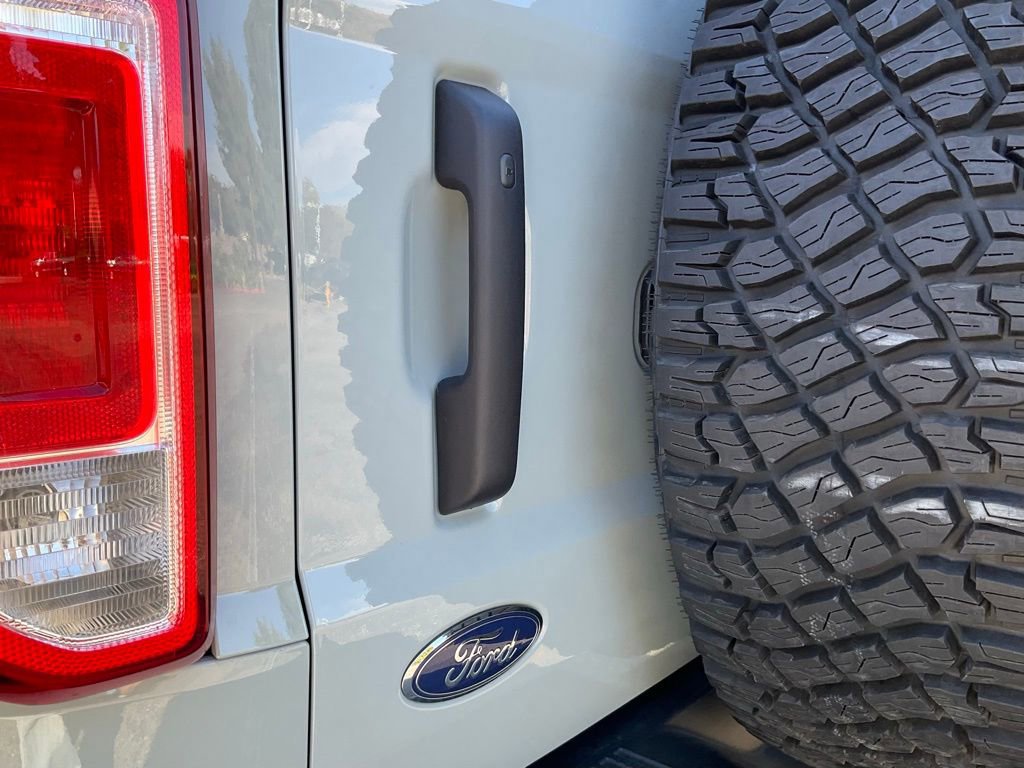 Certified 2024 Ford Bronco Black Diamond w/ Sasquatch Package image 37