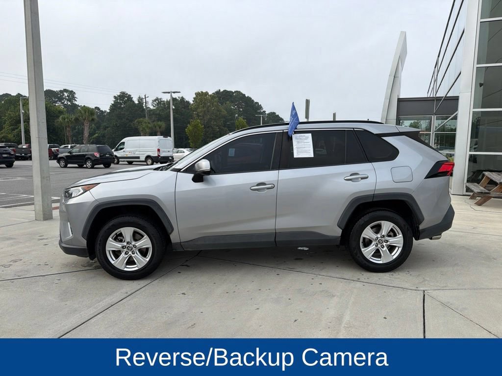 Used 2021 Toyota RAV4 XLE w/ Convenience Package FWD image 4