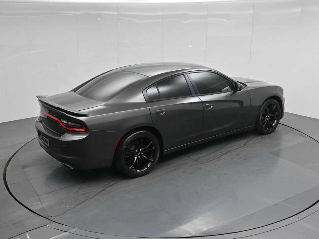 Used 2017 Dodge Charger SE w/ Blacktop Package RWD image 39