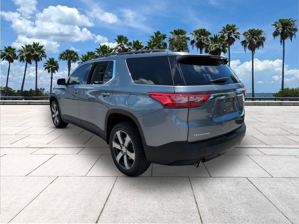 Used 2021 Chevrolet Traverse LT w/ LT Premium Package FWD image 6