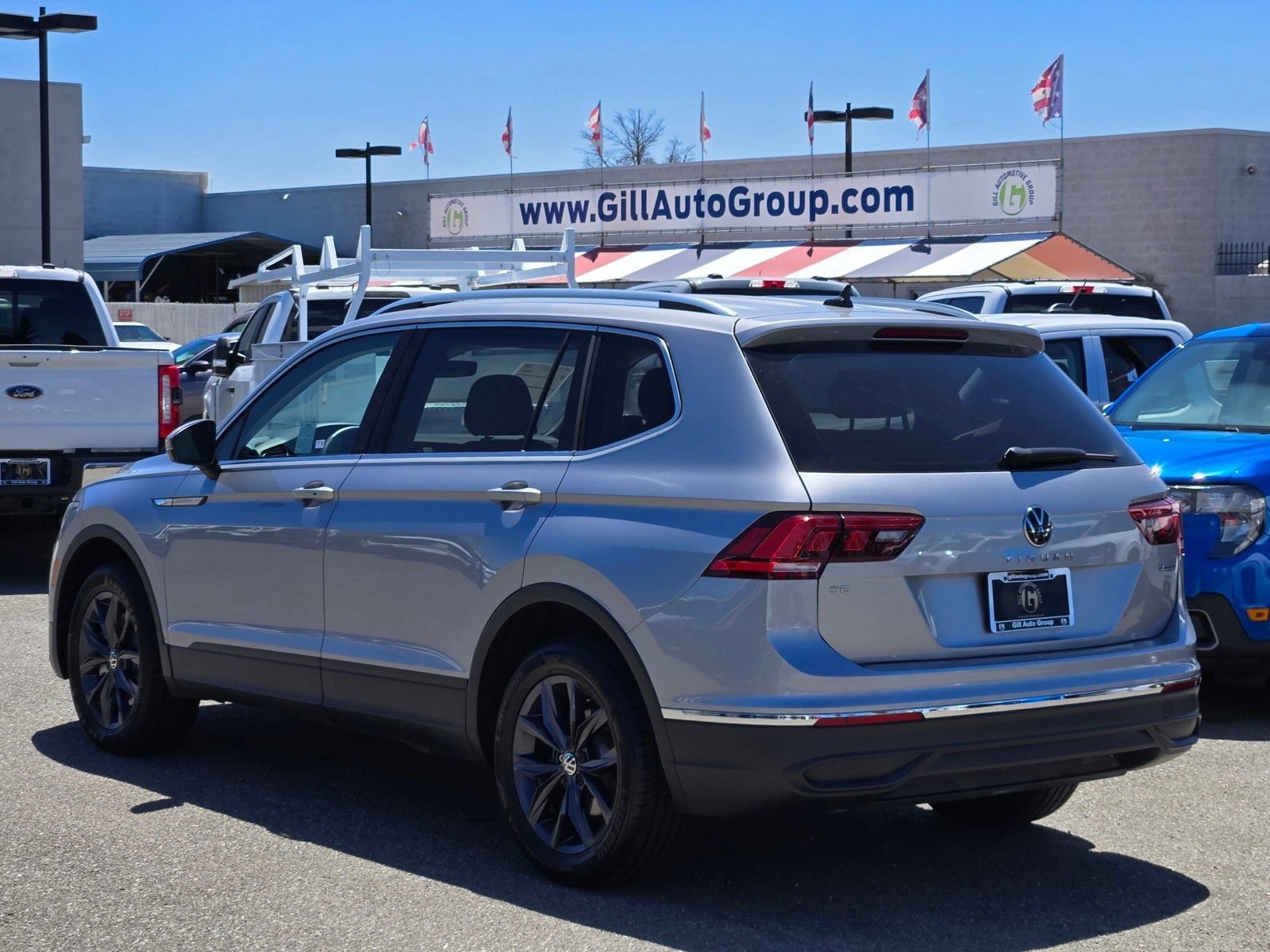 Used 2024 Volkswagen Tiguan SE AWD/4WD image 6