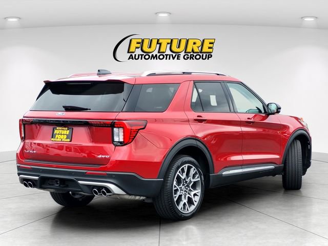 Certified 2025 Ford Explorer Platinum w/ Ultimate Package AWD/4WD image 4