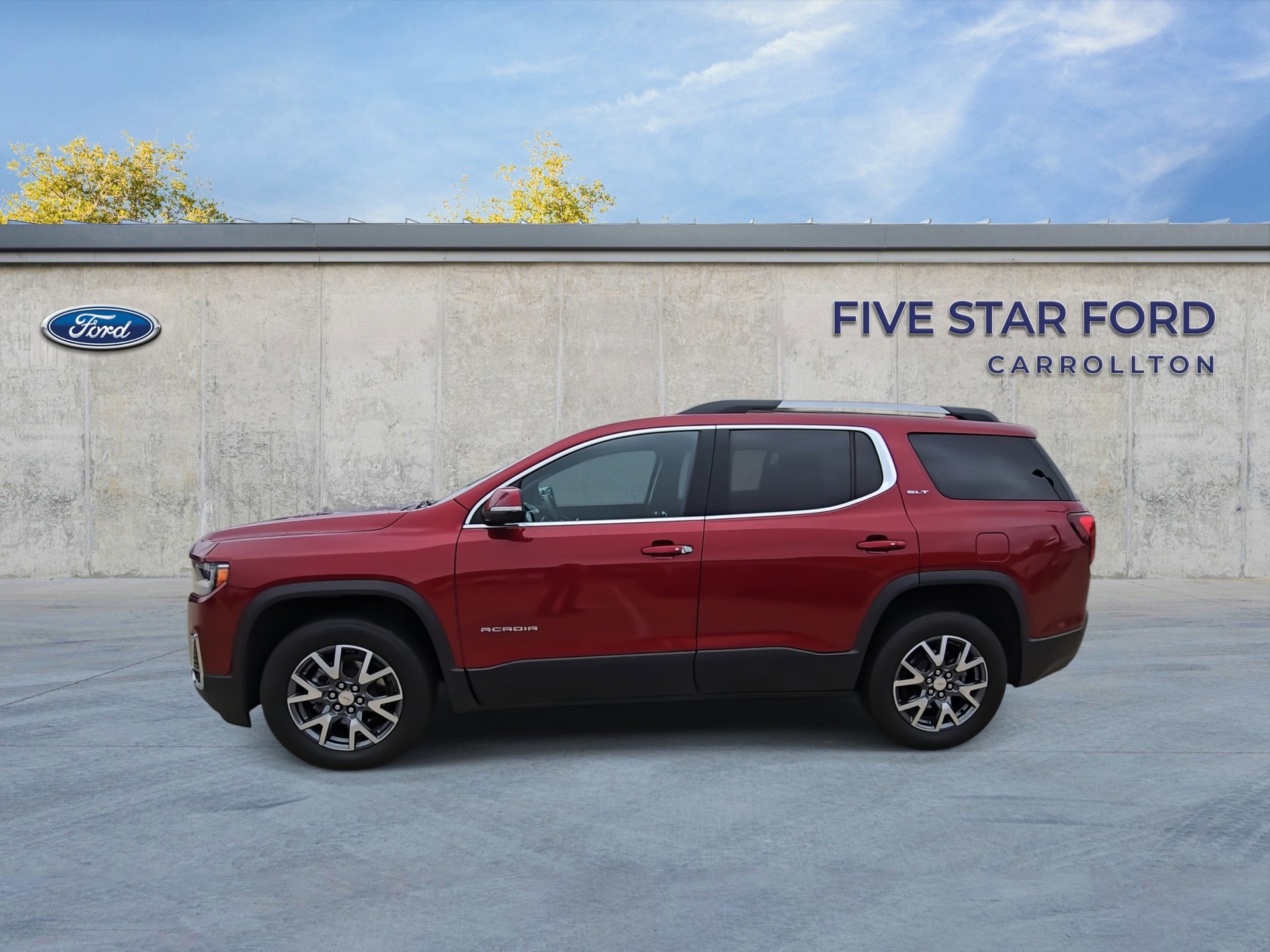 Used 2023 GMC Acadia SLT image 2