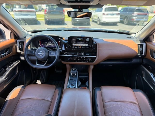Used 2023 Nissan Pathfinder Platinum w/ Cargo Package AWD/4WD image 3