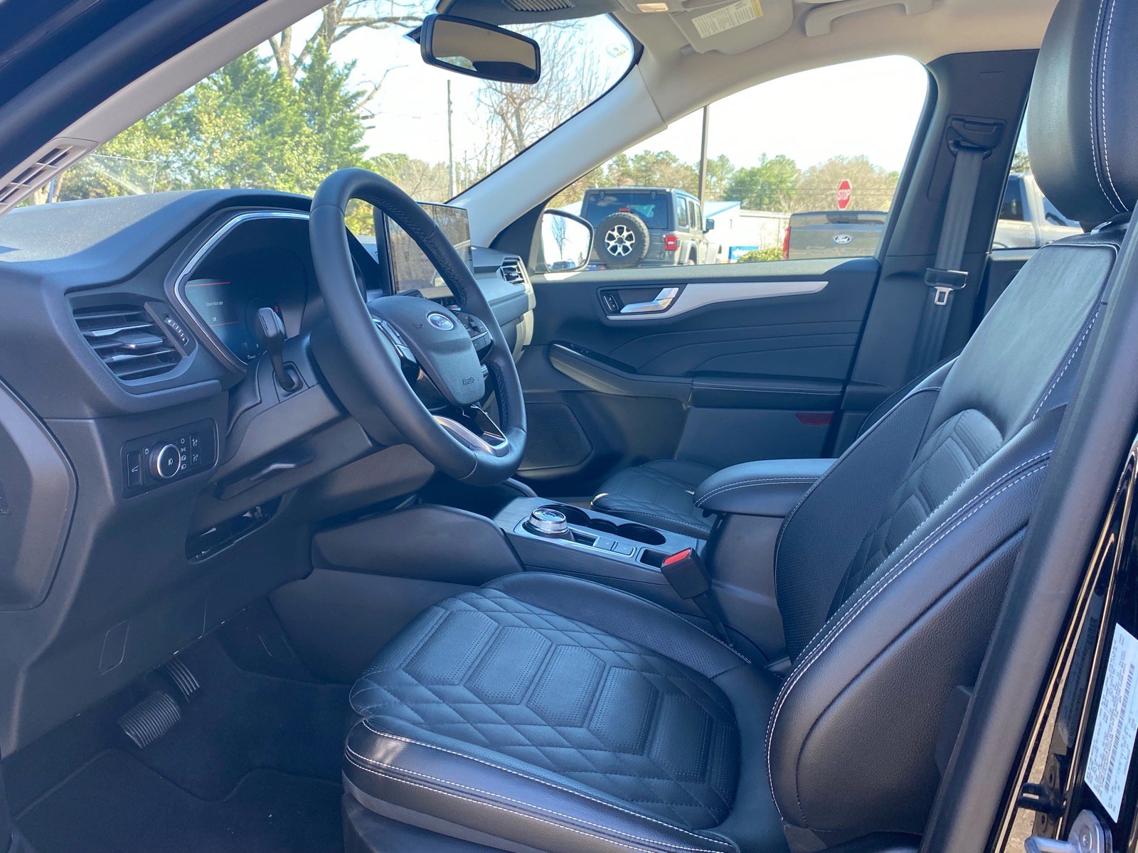 Certified 2023 Ford Escape Platinum w/ Premium Technology Package AWD/4WD image 14