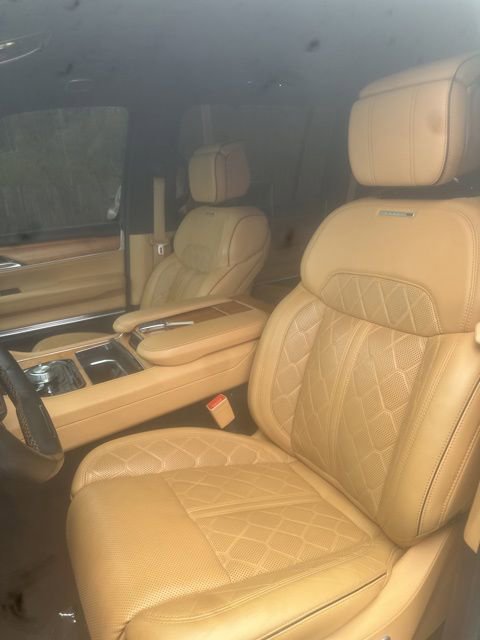 Used 2022 Jeep Grand Wagoneer Series III w/ Rear Seat Video Group 1 AWD/4WD image 6