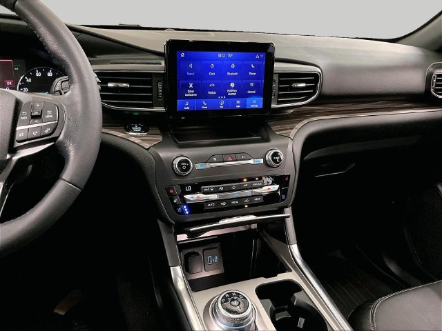 Certified 2020 Ford Explorer Limited AWD/4WD image 6