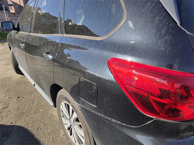 Used 2019 Nissan Pathfinder SL image 8