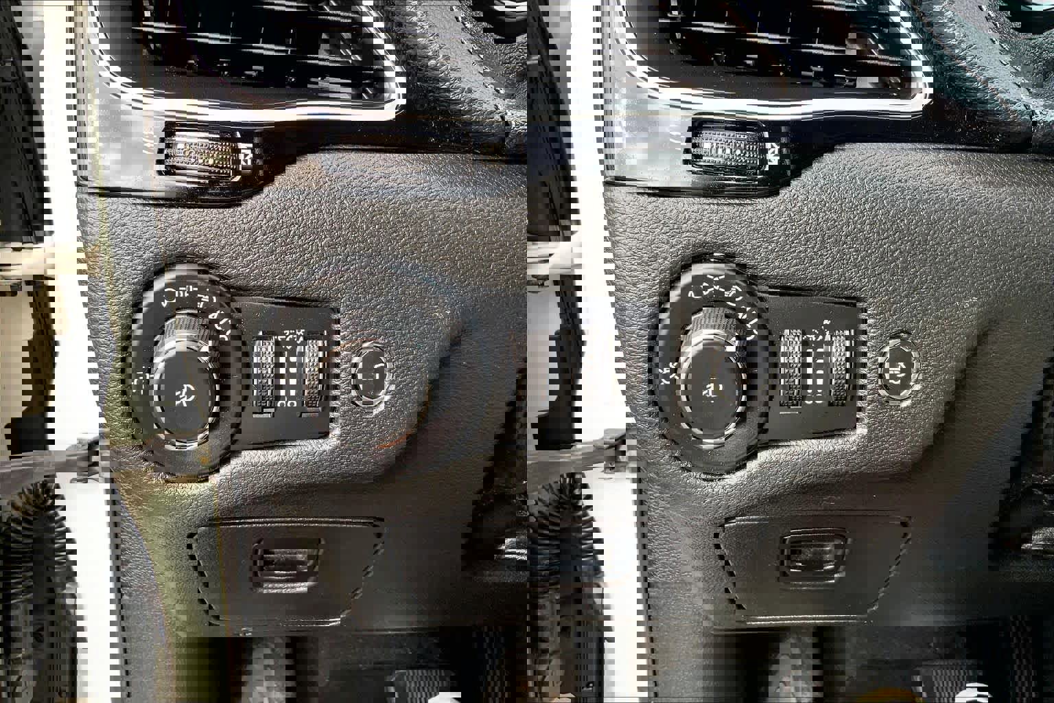 Used 2019 Jeep Cherokee Latitude Plus image 29