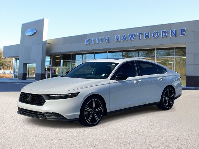 Used 2024 Honda Accord Sport image 3