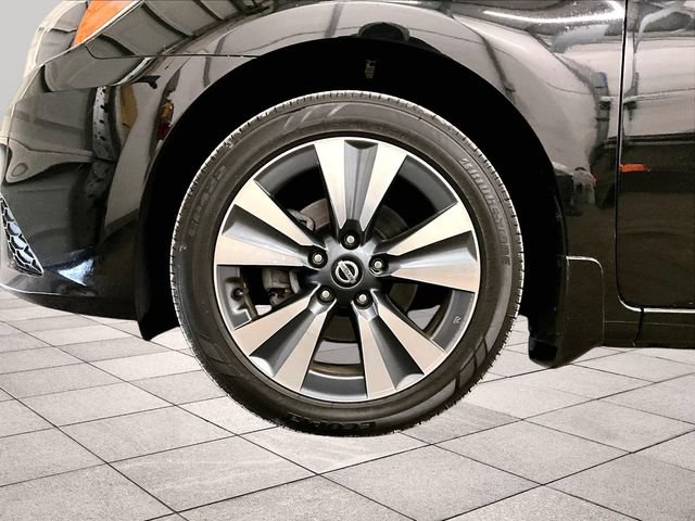 Used 2019 Nissan Sentra SV w/ Special Edition Package FWD image 8