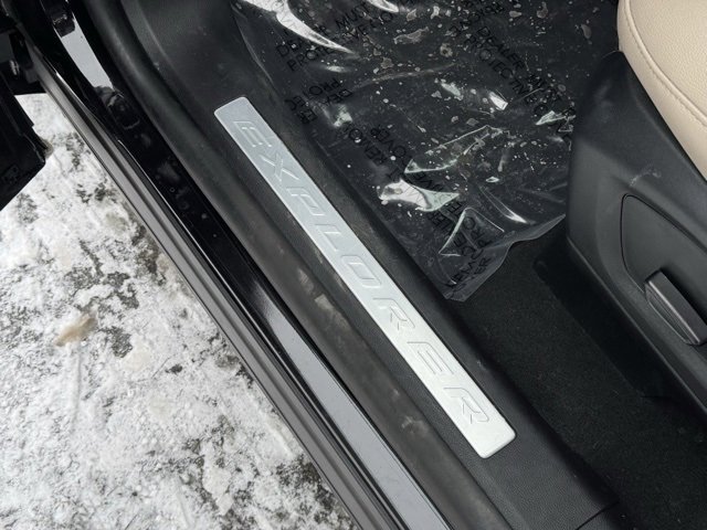 Certified 2023 Ford Explorer Limited w/ Limited Technology Package image 10