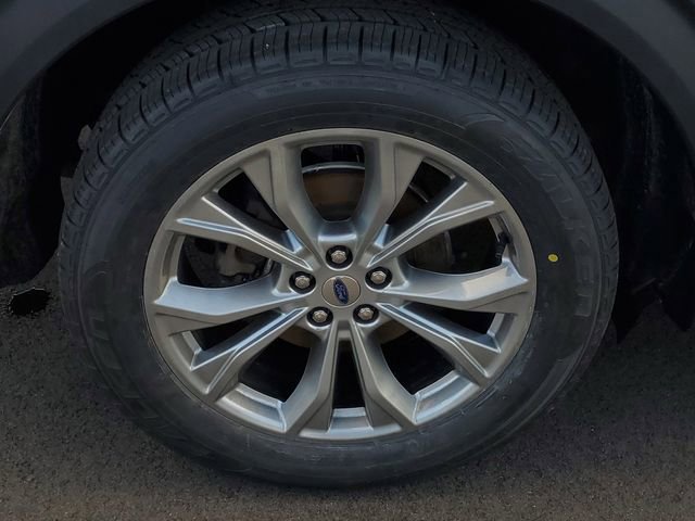 Certified 2023 Ford Explorer XLT w/ Equipment Group 202A image 5