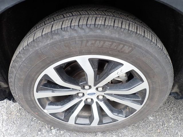 Certified 2025 Ford Explorer ST-Line image 9