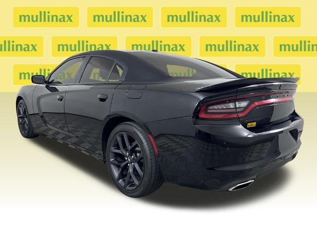 Used 2020 Dodge Charger SXT w/ Blacktop Package image 11