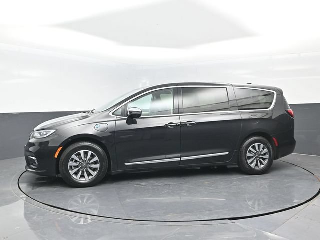 Used 2023 Chrysler Pacifica Limited FWD image 4