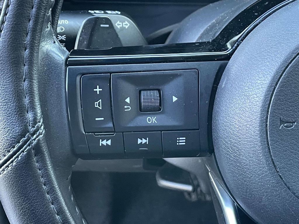 Used 2024 Nissan Rogue SL w/ SL Premium Package image 19