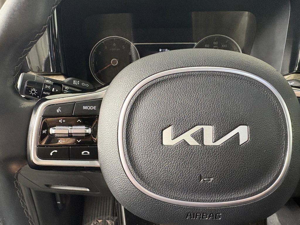 Used 2023 Kia Sorento EX w/ Panoramic Sunroof Package FWD image 23