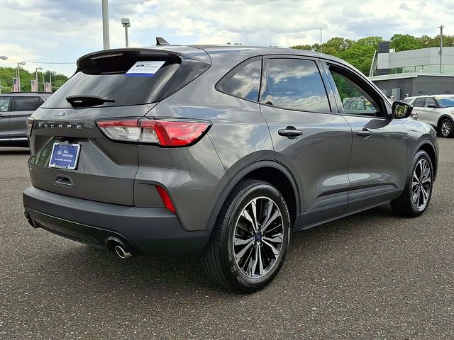 Certified 2022 Ford Escape SE w/ SE Sport Appearance Package FWD image 5