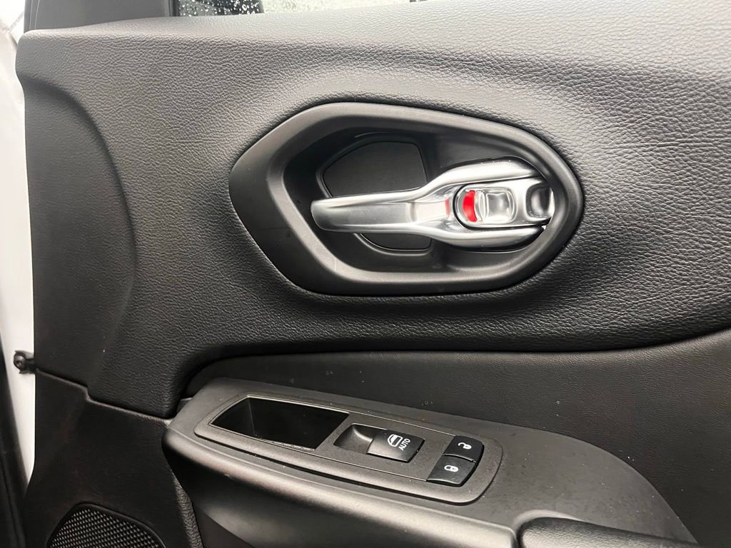 Used 2022 Jeep Cherokee Trailhawk w/ Premium Leather Package image 28