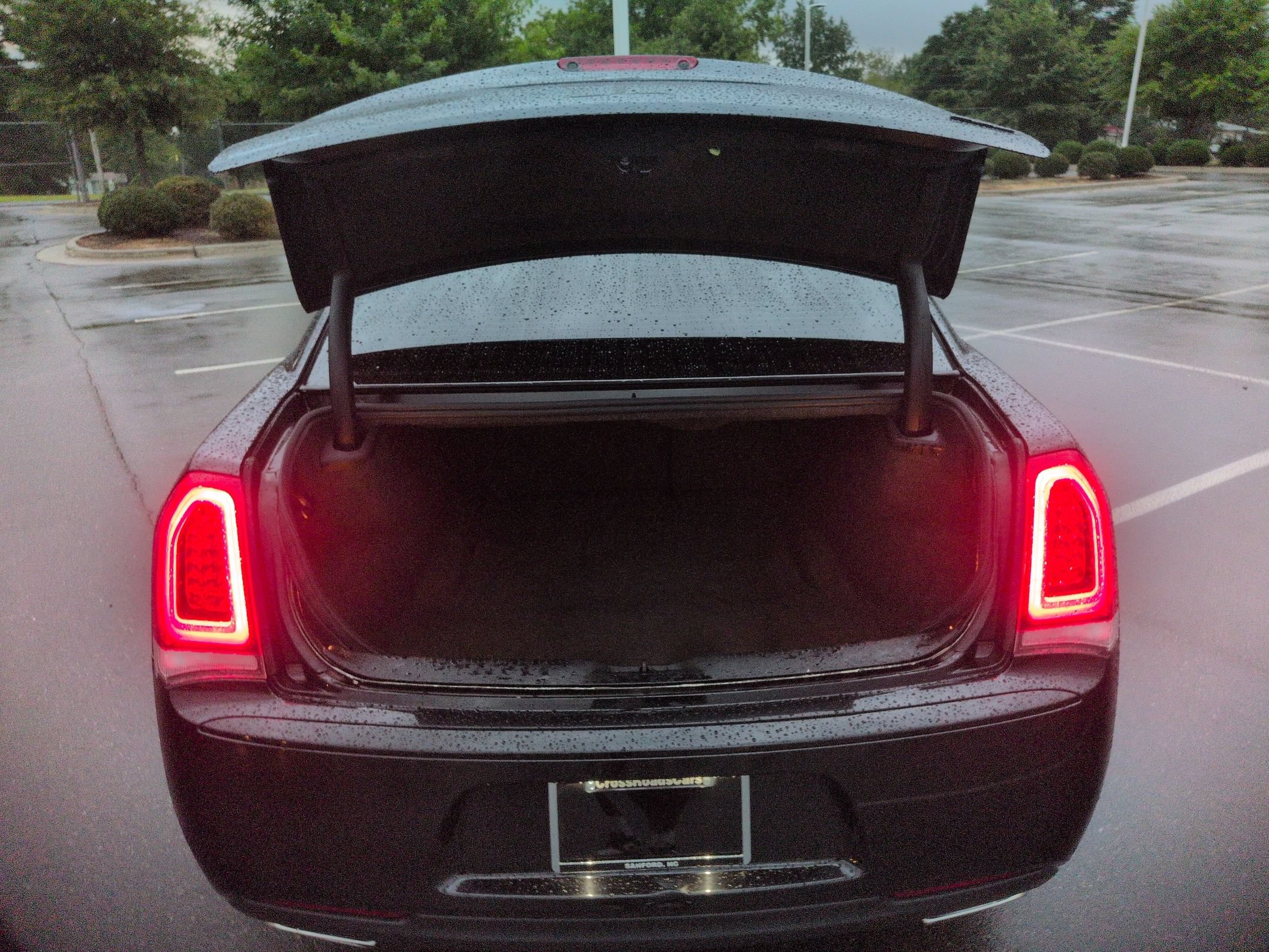 Used 2022 Chrysler 300 Touring w/ Sport Appearance Package RWD image 31
