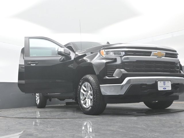Used 2023 Chevrolet Silverado 1500 LT AWD/4WD image 29