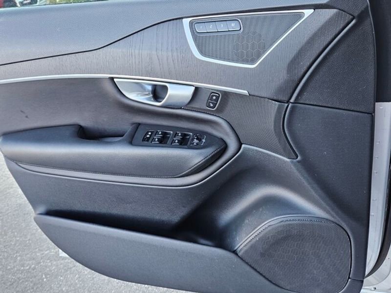 Used 2020 Volvo XC90 T5 Momentum image 29