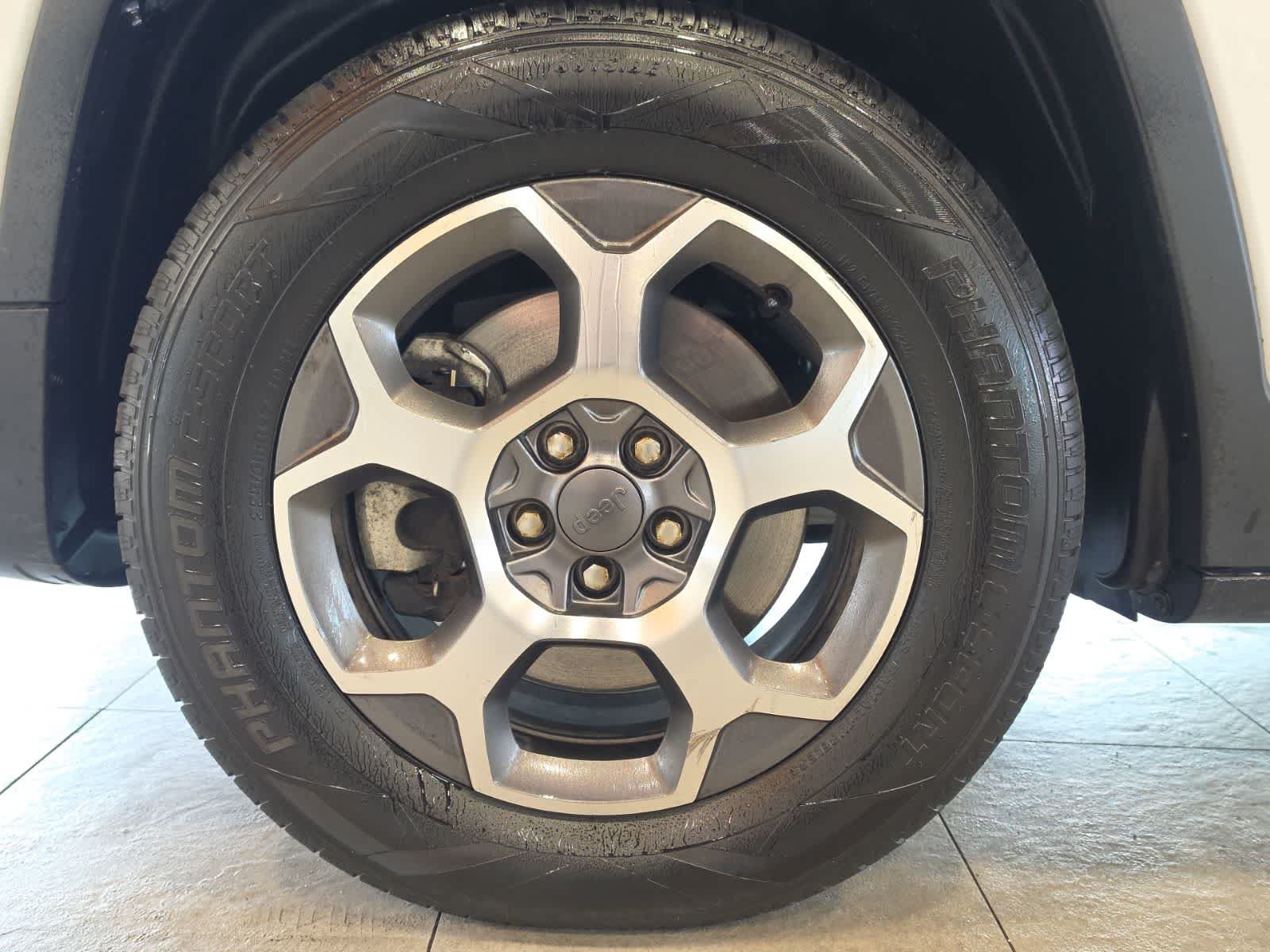 Used 2021 Jeep Cherokee Latitude Lux AWD/4WD image 13