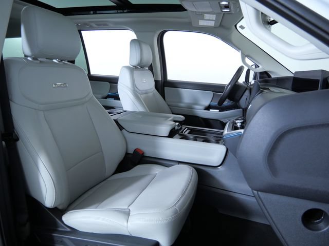 Certified 2025 Ford Expedition Platinum AWD/4WD image 12