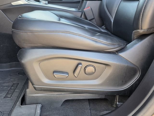 Certified 2022 Ford Explorer XLT w/ Equipment Group 202A image 13