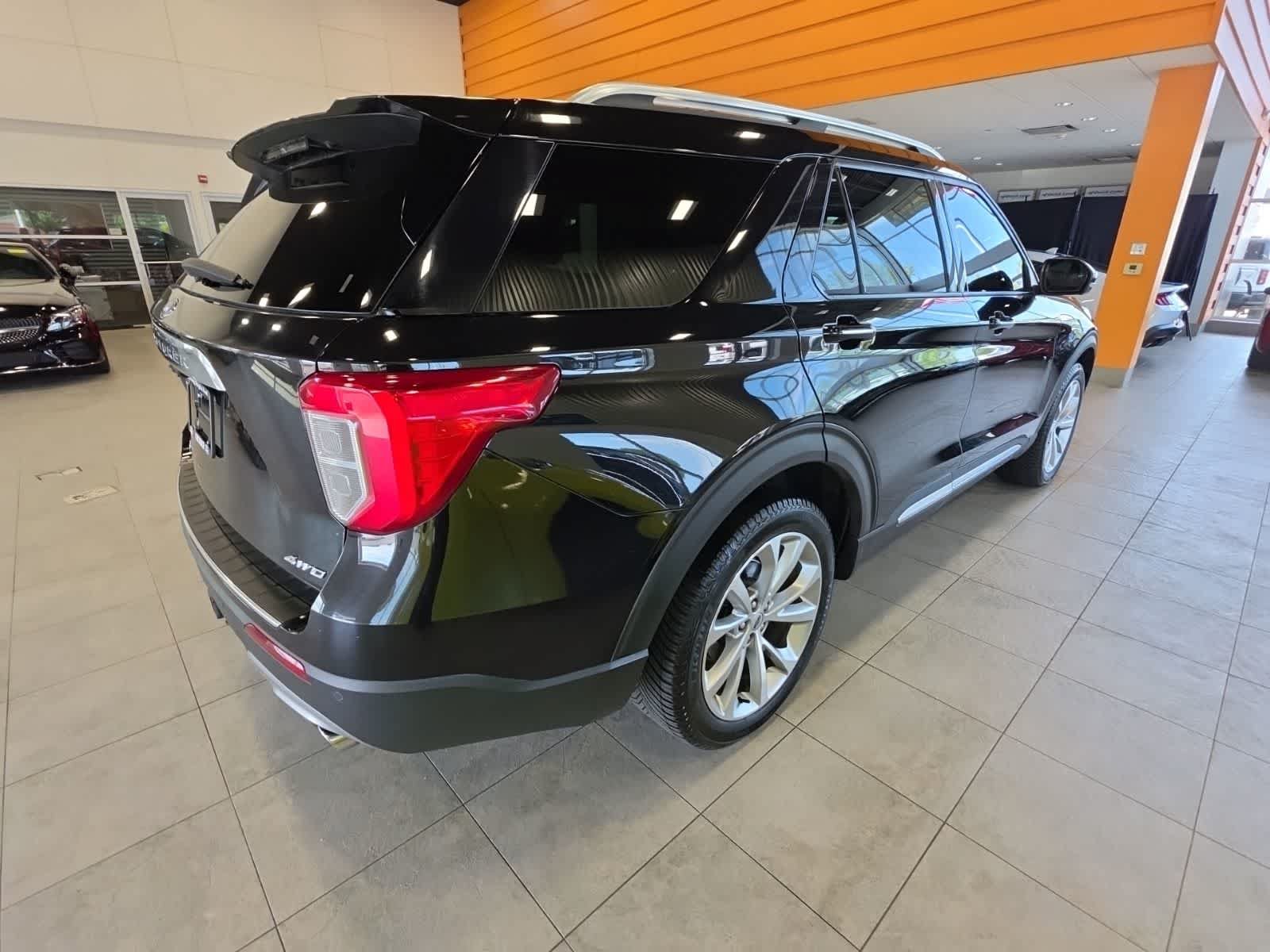 Certified 2022 Ford Explorer Platinum w/ Equipment Group 601A AWD/4WD image 7