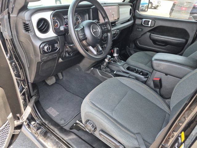 Used 2025 Jeep Gladiator Mojave AWD/4WD image 10