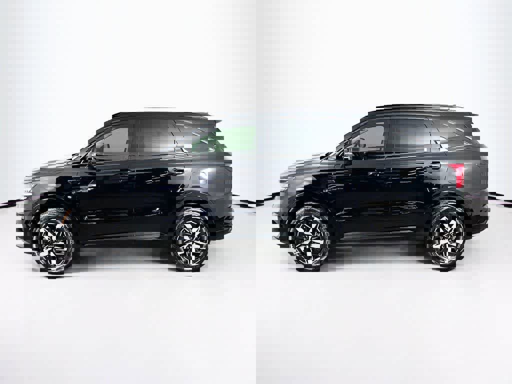 Used 2023 Kia Sorento EX w/ Panoramic Sunroof Package image 2