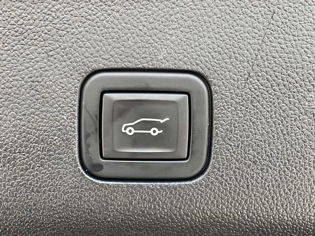 Used 2023 Chevrolet Tahoe Z71 w/ Luxury Package image 9