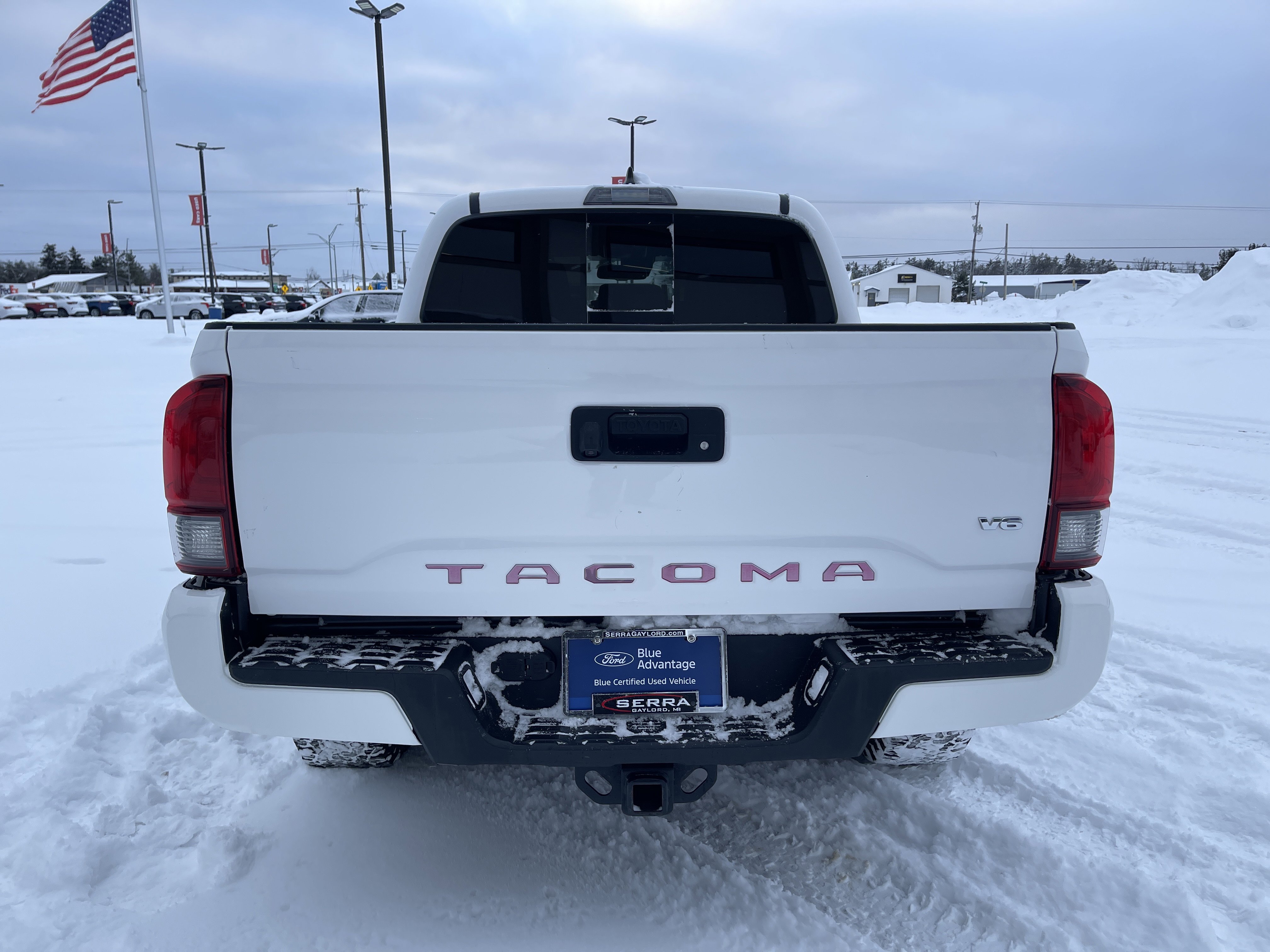 Used 2019 Toyota Tacoma TRD Sport image 4