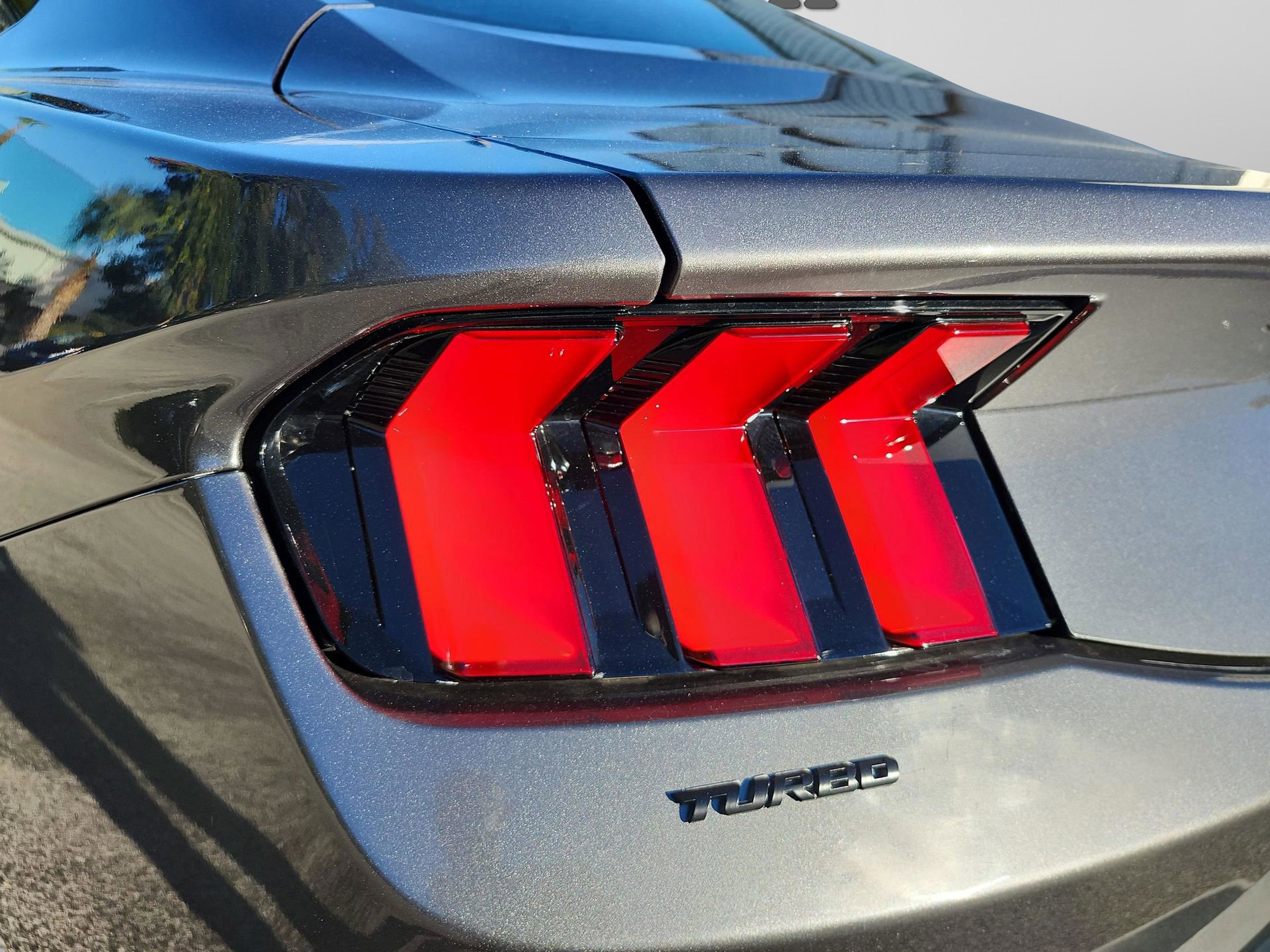 Certified 2025 Ford Mustang Coupe image 27