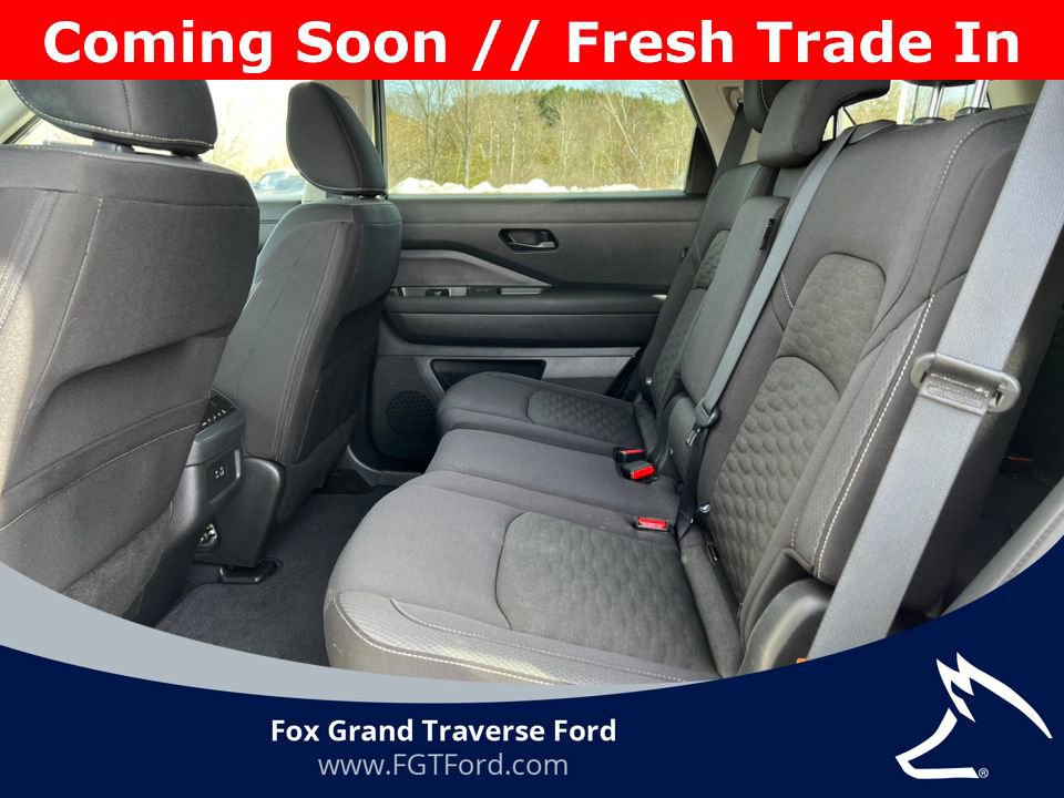 Used 2024 Nissan Pathfinder SV image 9