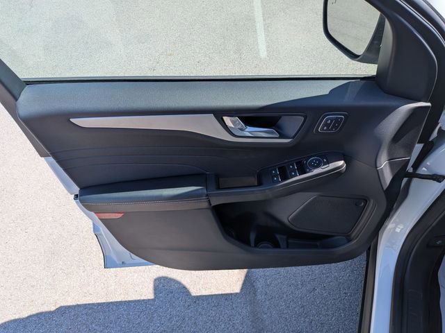 Certified 2021 Ford Escape SEL w/ Technology Package AWD/4WD image 6