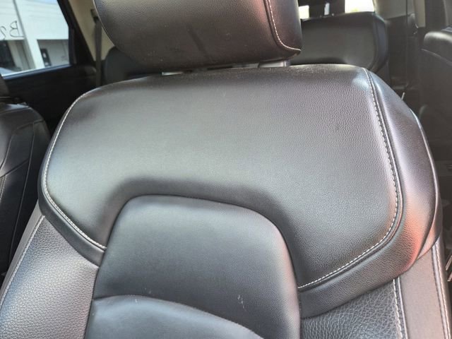 Used 2024 Nissan Pathfinder SL w/ SL Premium Package FWD image 16