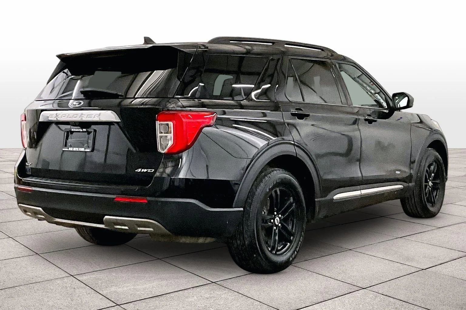 Certified 2021 Ford Explorer XLT w/ Equipment Group 202A image 11