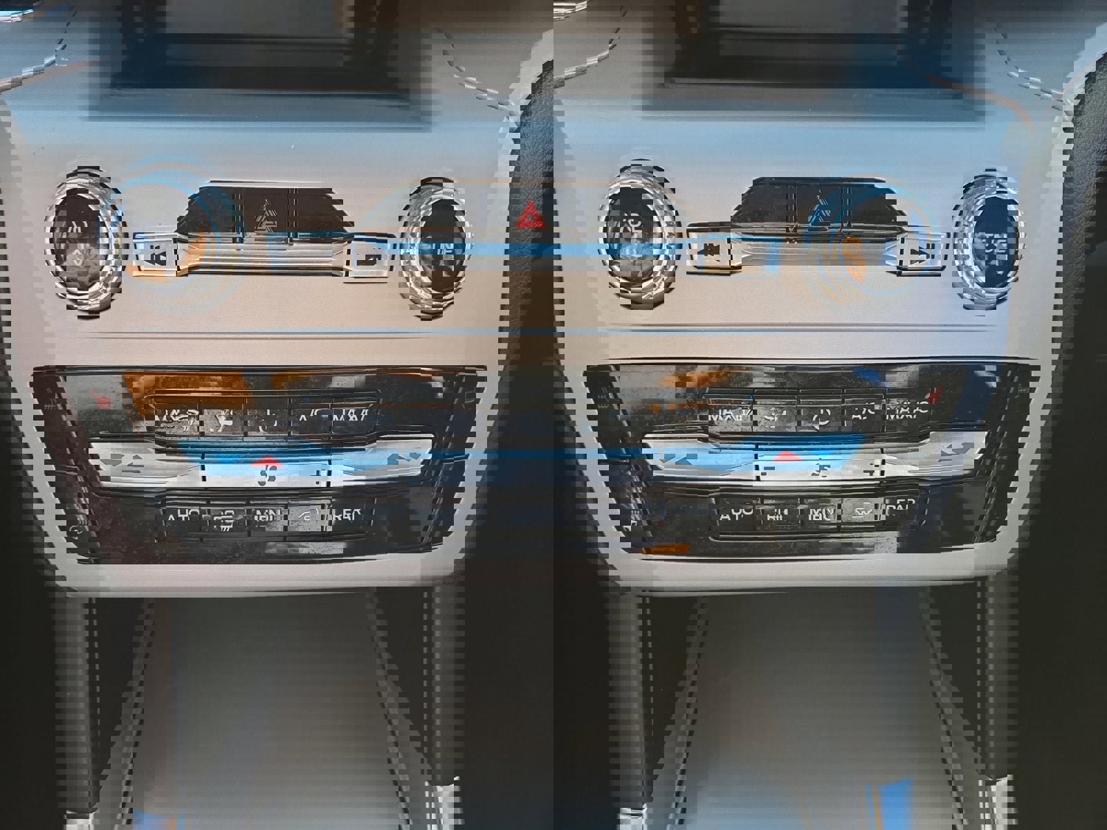 Certified 2023 Ford Explorer XLT w/ Equipment Group 202A image 20