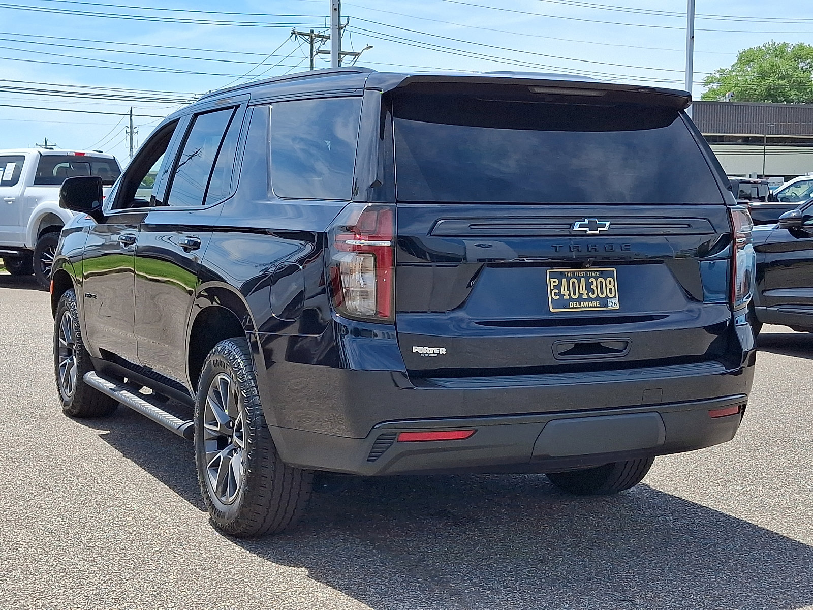 Used 2023 Chevrolet Tahoe Z71 w/ Luxury Package AWD/4WD image 8