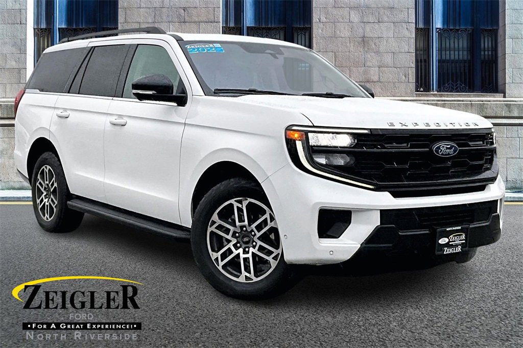 Certified 2025 Ford Expedition Active image 1