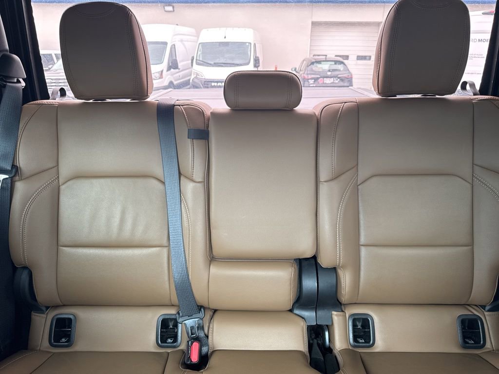 Used 2023 Jeep Gladiator Rubicon w/ Cold Weather Group image 39