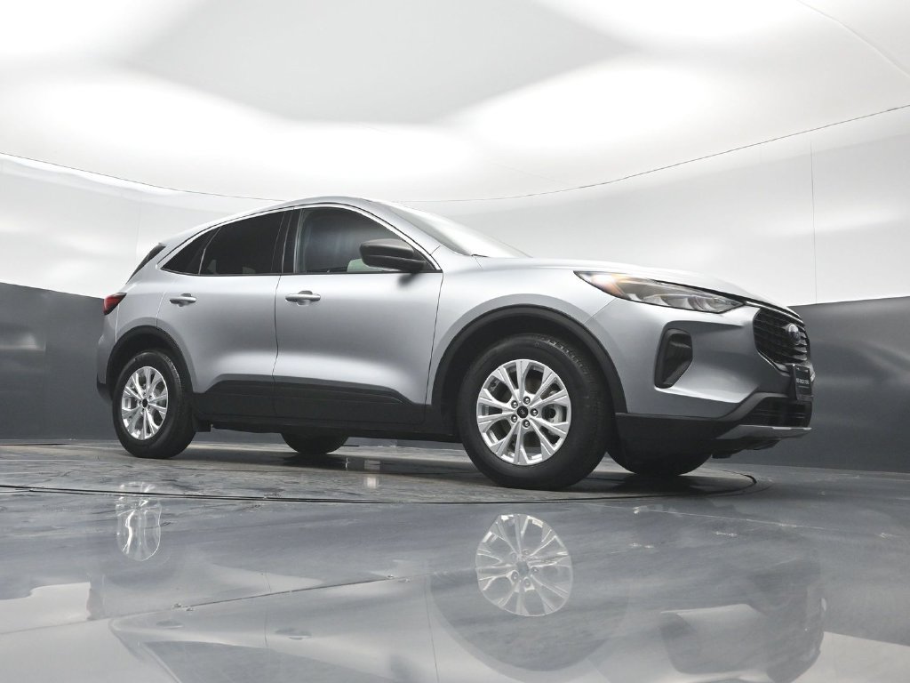 Certified 2023 Ford Escape Active FWD image 3