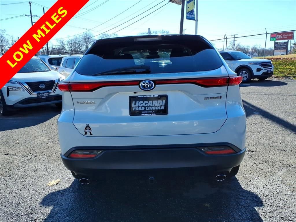 Used 2021 Toyota Venza LE w/ Carpet Mat Package (TMS) image 6