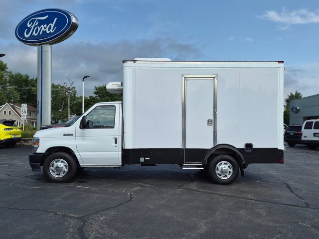 Certified 2024 Ford E-350 and Econoline 350 Super Duty w/ Power Windows & Locks Group RWD image 8