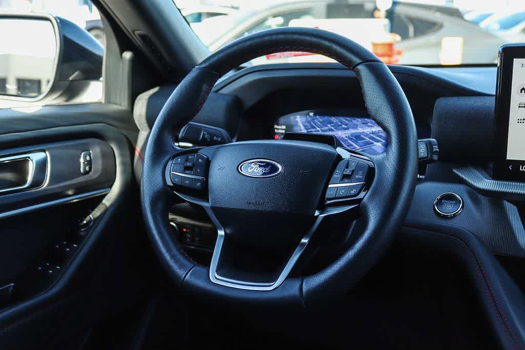 Certified 2025 Ford Explorer ST-Line w/ ST-Line Street Pack AWD/4WD image 15