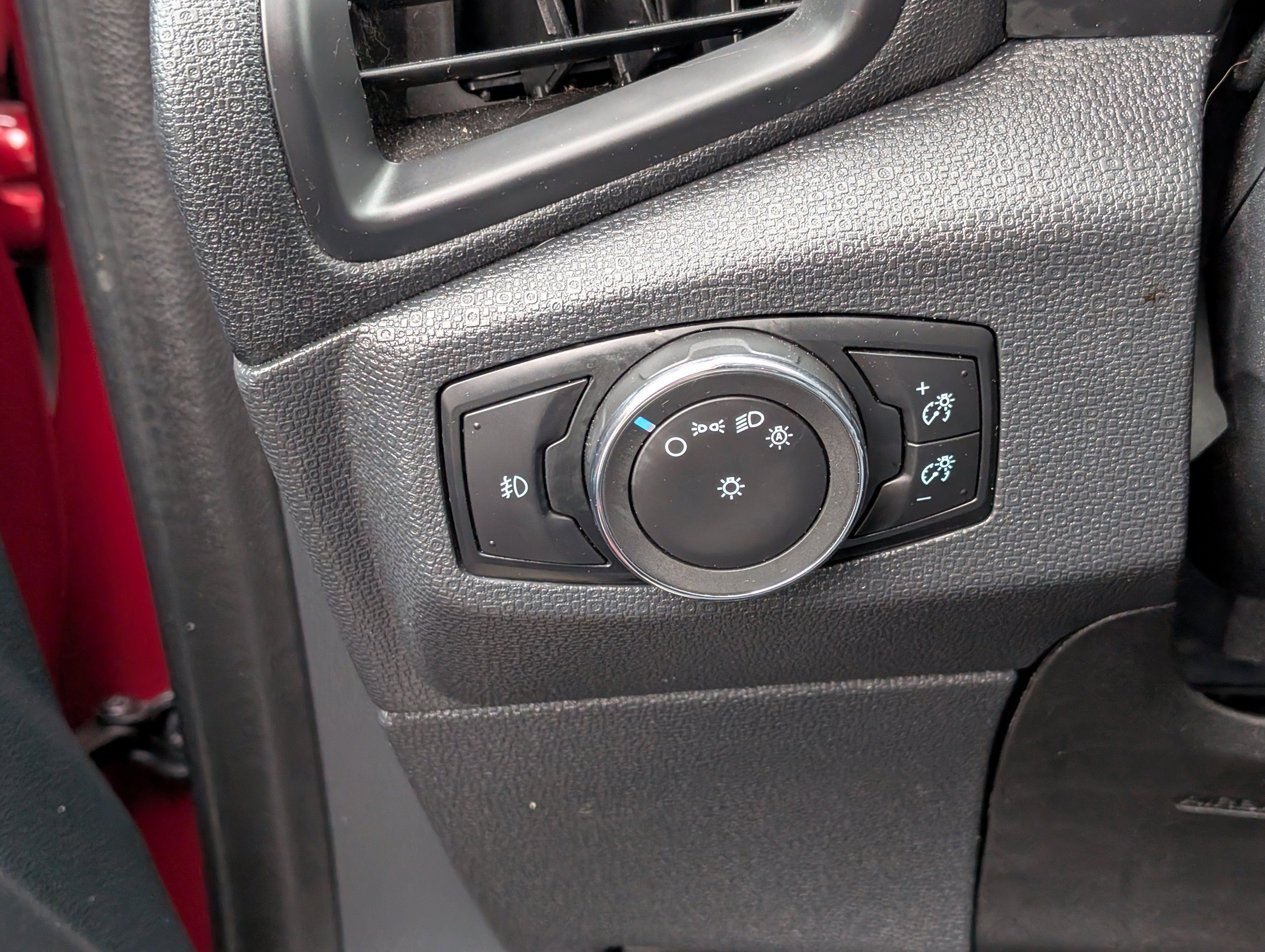 Certified 2020 Ford EcoSport SE image 19